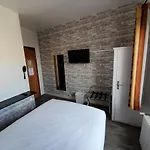 Au Spatial Hotel Amiens