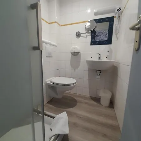 Au Spatial Hotel *