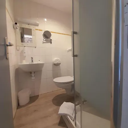 Au Spatial Hotel *