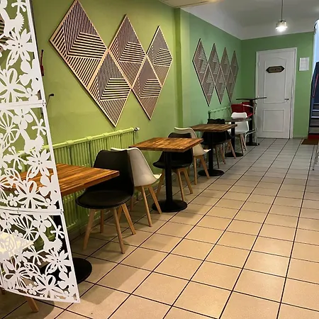 Au Spatial Centre Gare * Амьен