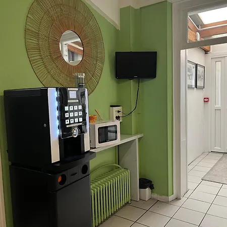 Au Spatial Centre Gare Отель Амьен